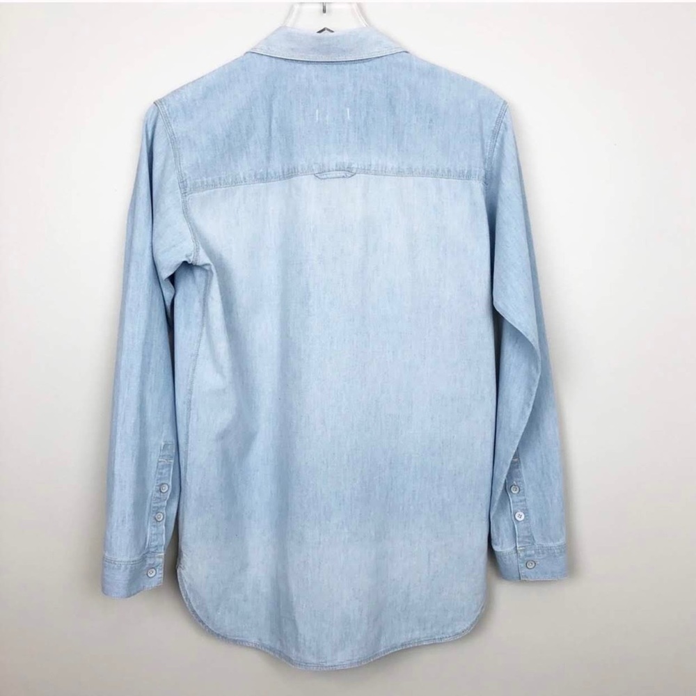 Madewell Lightweight Chambray Button-Down Shirt - image 4